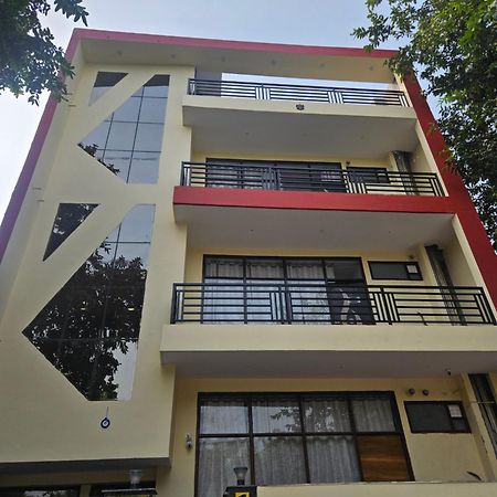 Ashirwaad 249 Bed & Breakfast Грейтър Нойда Екстериор снимка