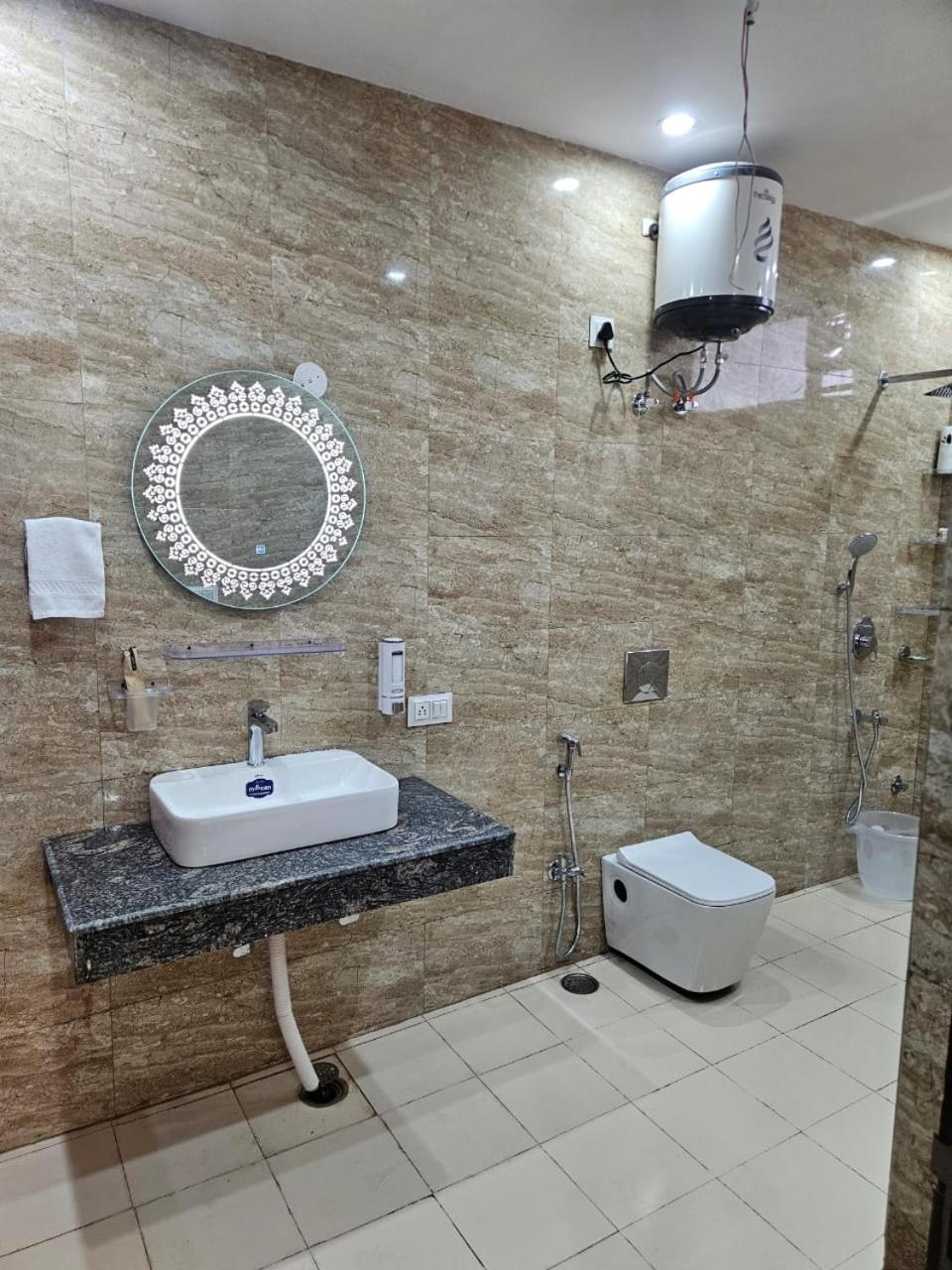 Ashirwaad 249 Bed & Breakfast Грейтър Нойда Екстериор снимка