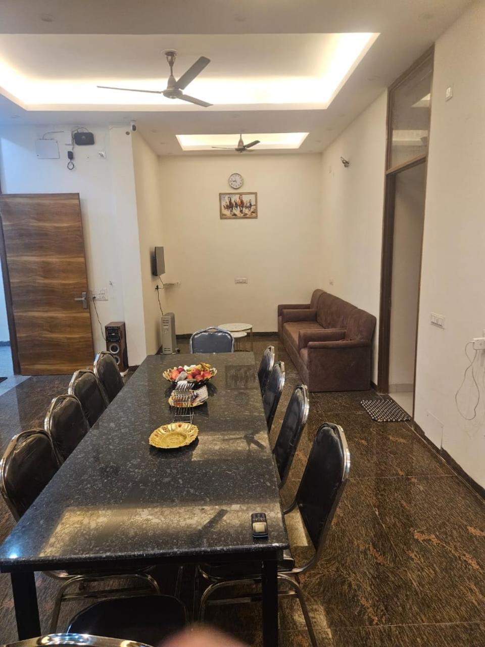 Ashirwaad 249 Bed & Breakfast Грейтър Нойда Екстериор снимка