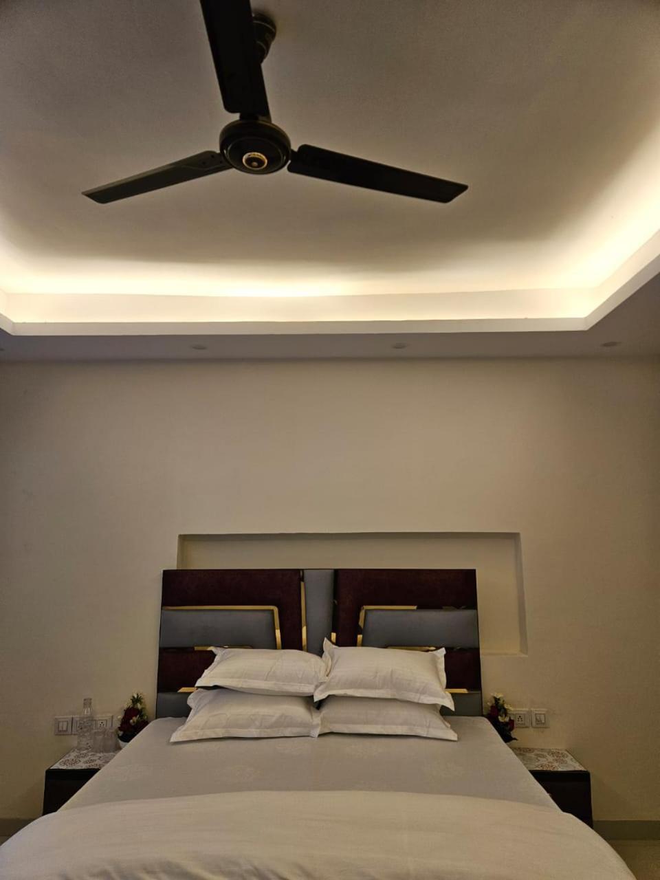 Ashirwaad 249 Bed & Breakfast Грейтър Нойда Екстериор снимка