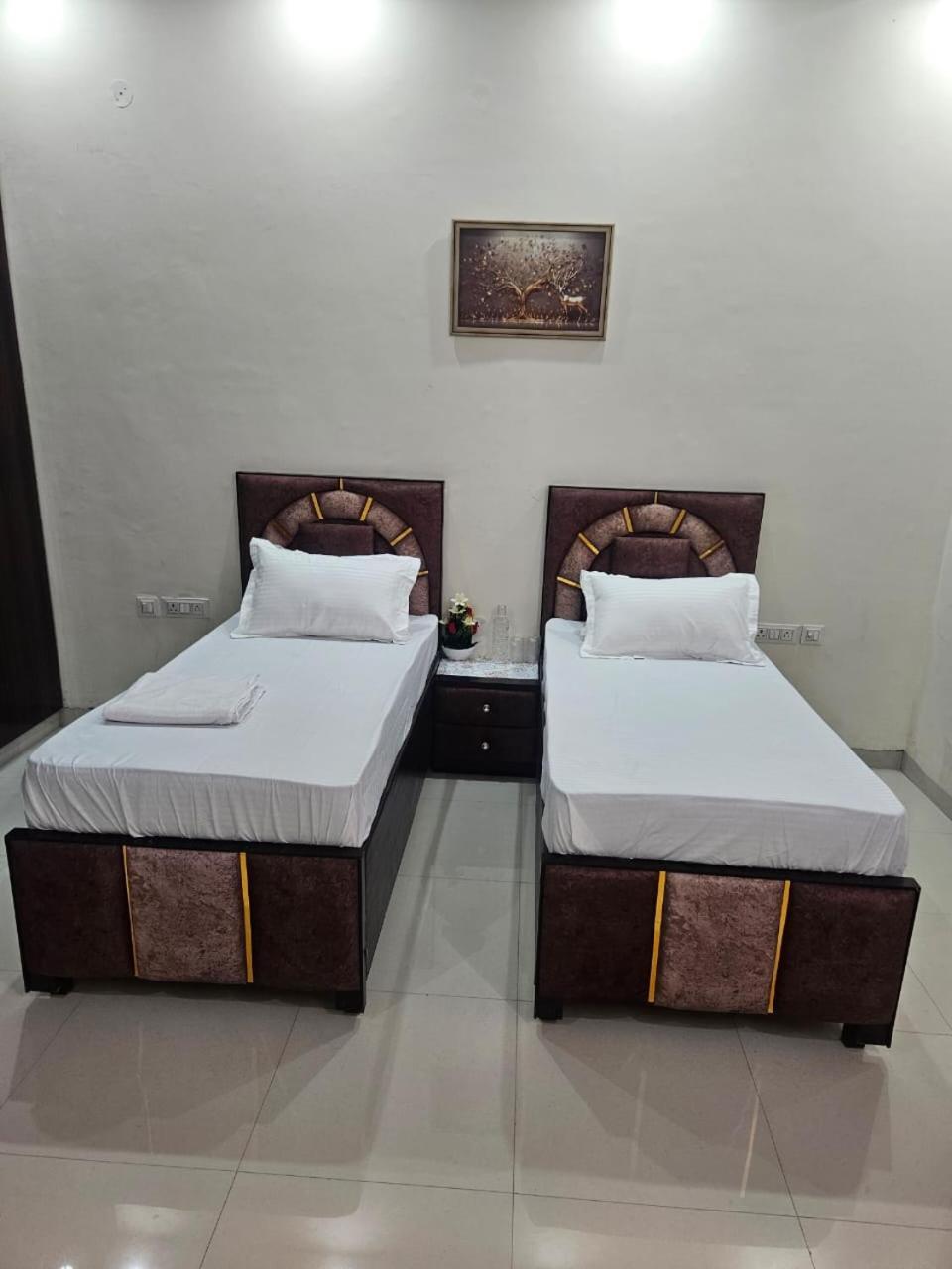 Ashirwaad 249 Bed & Breakfast Грейтър Нойда Екстериор снимка