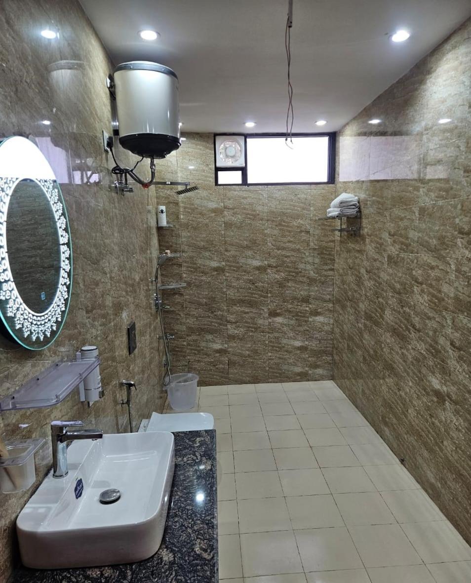 Ashirwaad 249 Bed & Breakfast Грейтър Нойда Екстериор снимка
